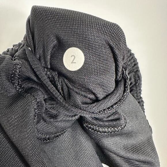 Lululemon Hotty Hot Short Women's Black Size 2 - Picture 3 of 3